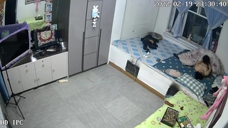 清纯可爱的美术学院学生背着男友过来手撸