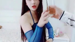 出租屋偷拍顏值不錯的打工妹更衣洗澡