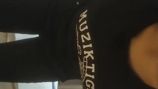 小阿寸演绎足疗小妹下班带回家啪啪，苗条身材脱光光特写抽插猛操高潮喷水