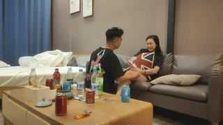 新人小少妇露脸初次下海，颜值不错身体保养的很嫩，揉软的骚奶子肆意揉捏，小逼逼掰开给狼友看自慰呻吟好骚第13集